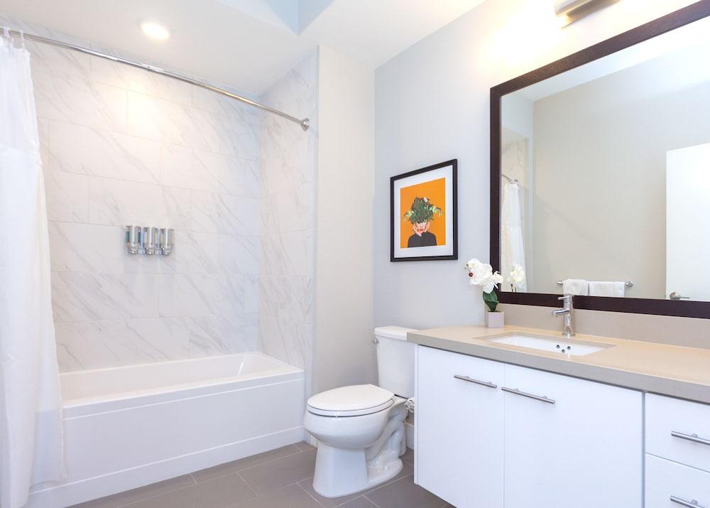 Kasa Santa Clara South Apartments - Bathroom