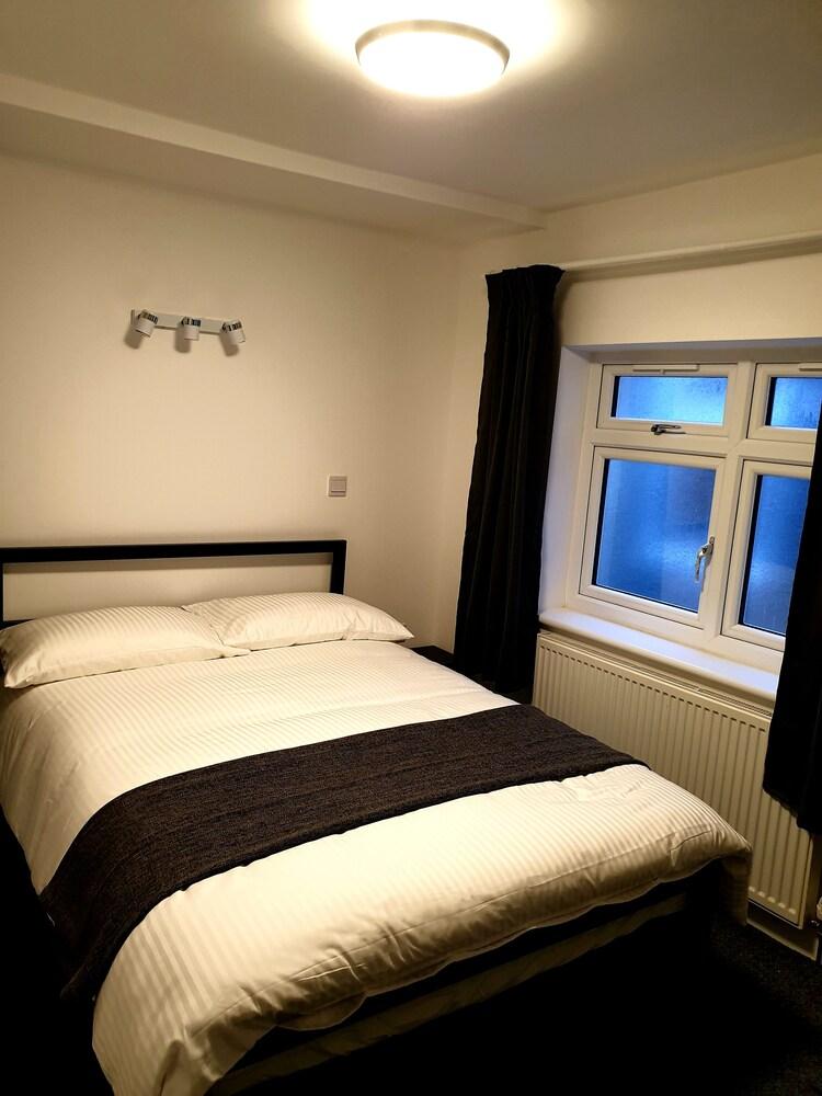 Wanstead Hotel - Room