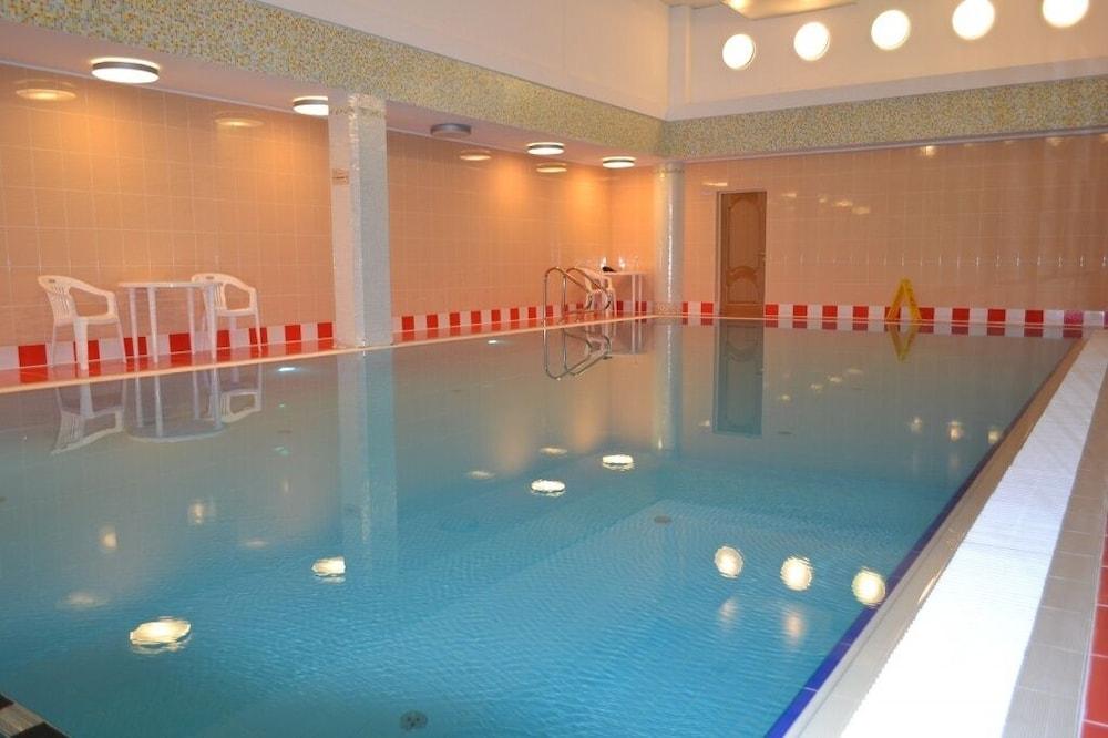 Azimut Hotel Yaroslavl - Indoor Pool