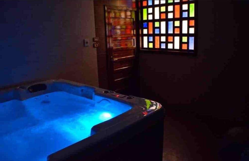 Keylany Hotel - Indoor Spa Tub