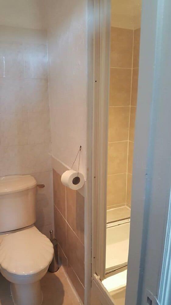 Syston Guest House - Bathroom
