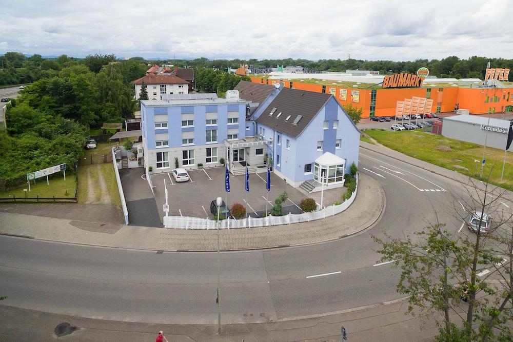 Hotel Restaurant Vater Rhein - Property Grounds
