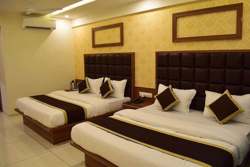 Hotel New Pathik - Featured Image