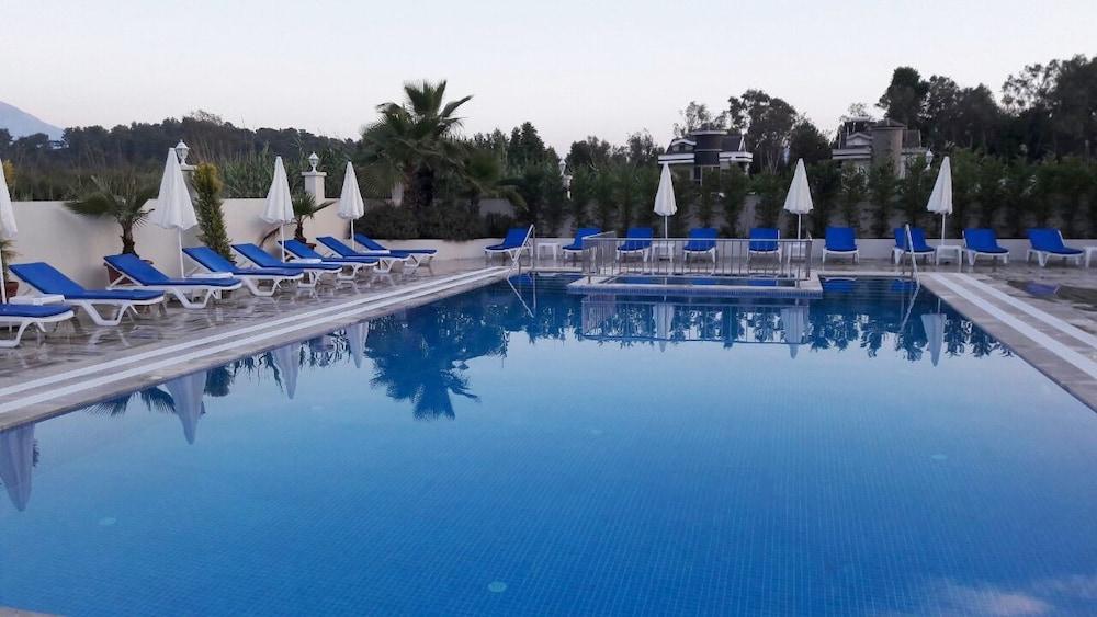 Sarban Hotel - Outdoor Pool