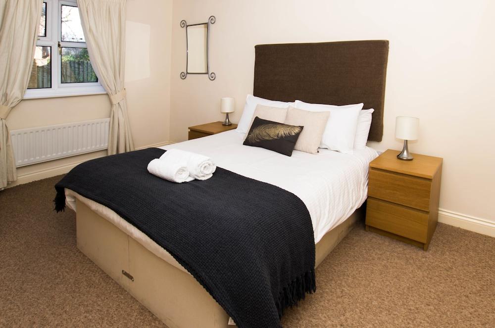 Annandale Court Serviced Apartments - Room