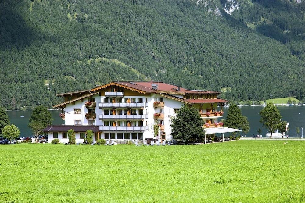 Hotel Bergland - Featured Image