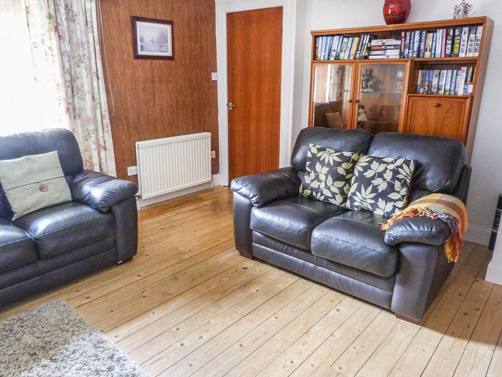 Mill Cottage - Living Room