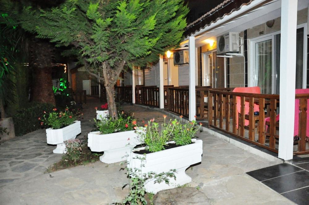Durak Hotel - Property Grounds
