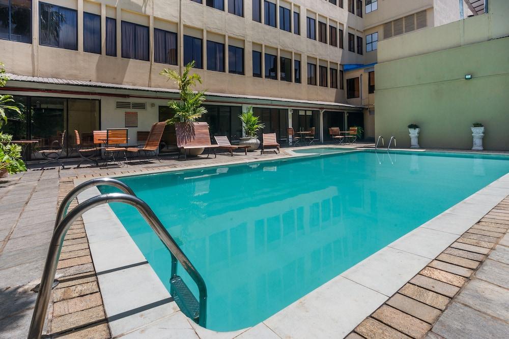 Hotel Janaki - Outdoor Pool