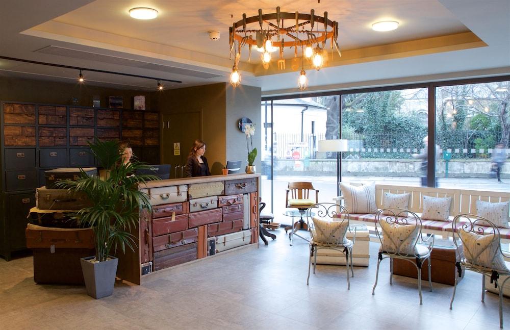 The Bermondsey Square Hotel - Reception
