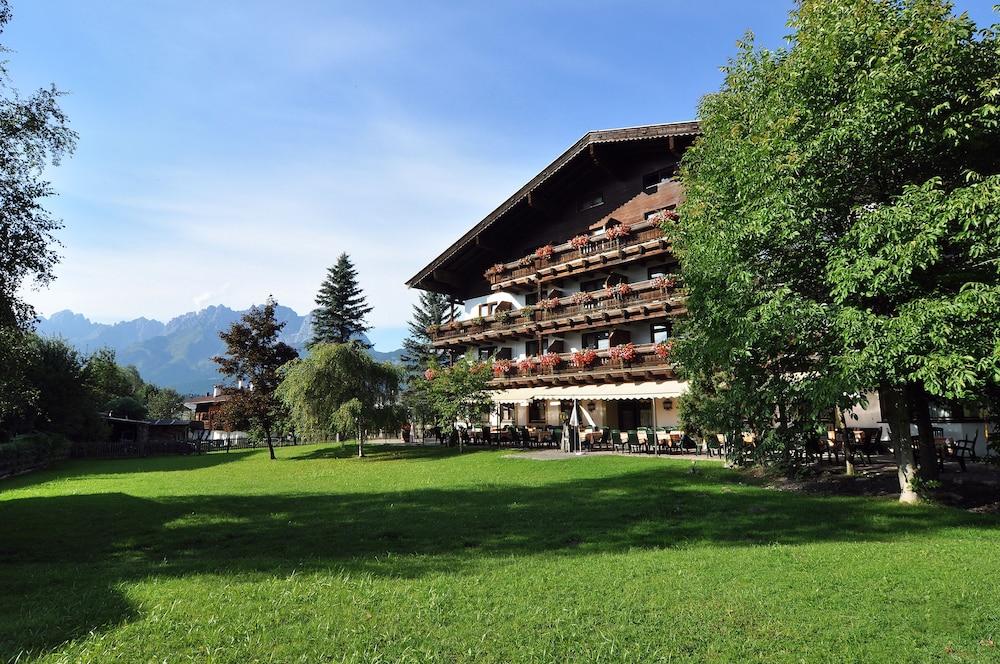Kaiserhotel Kitzbühler Alpen - Featured Image