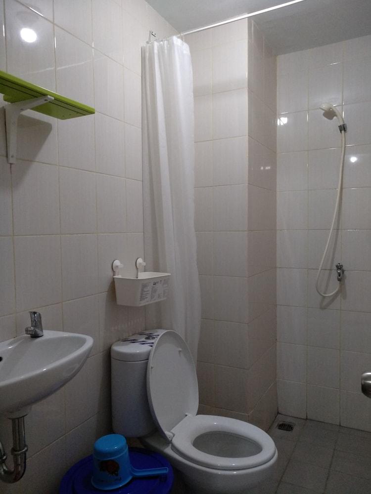 RJB at Ayodhya Tangerang - Bathroom