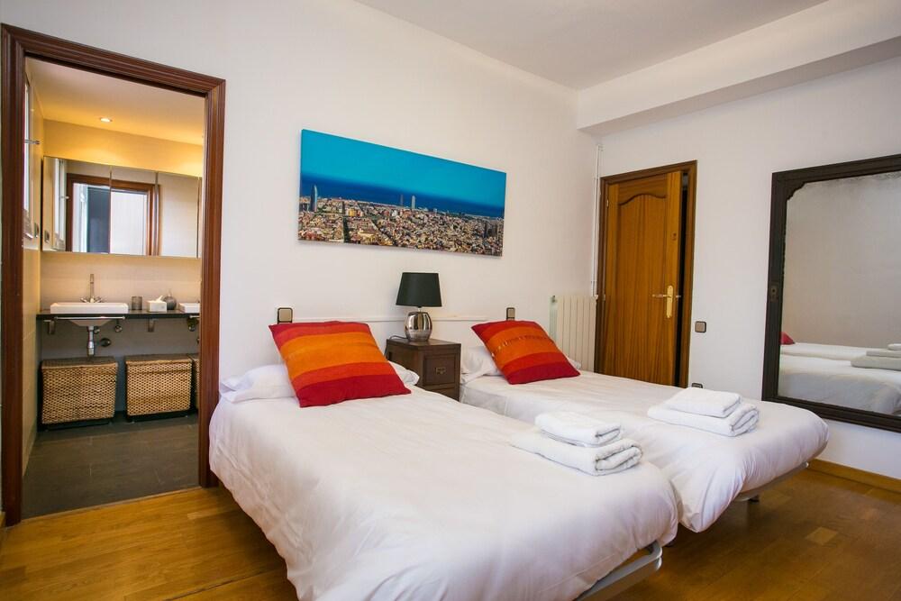 Modern Penthouse Near Sagrada Familia With Terrace - Room