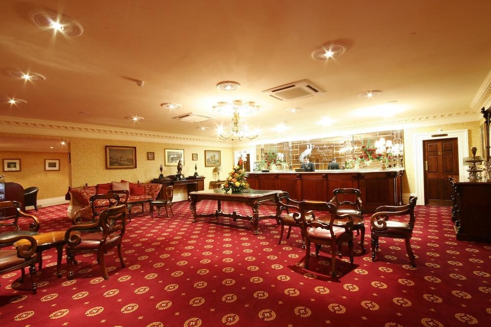 Finnstown Castle Hotel - Lobby