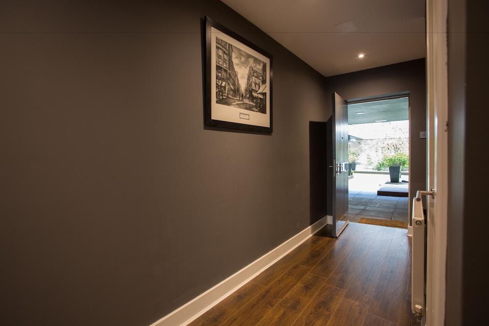 StayCentral Apartments - Buchanan Street - Living Area