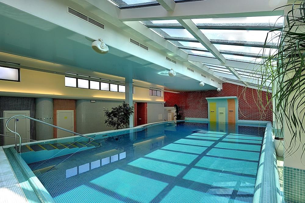سانت جوزيف رويال ريجينت - Indoor Pool