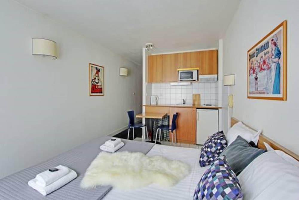 Short Stay Group Residence Les Lilas Serviced Apartments - Room