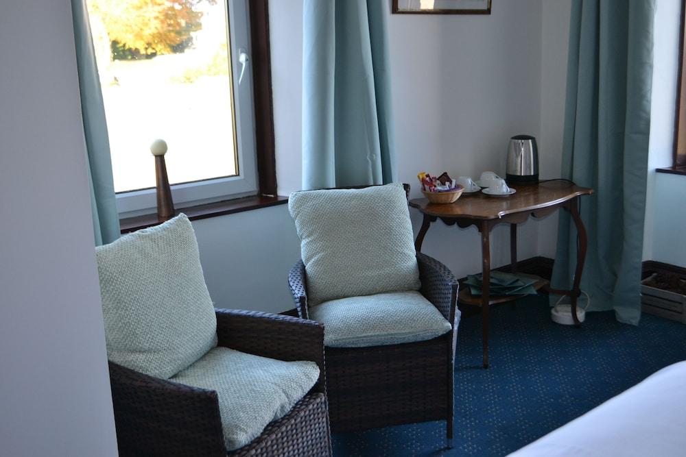 Redhall Arms Hotel - Room