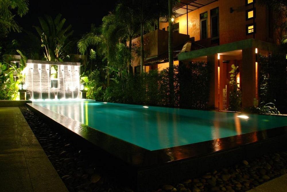 4 Houses Boutique Resort Phuket - Outdoor Pool
