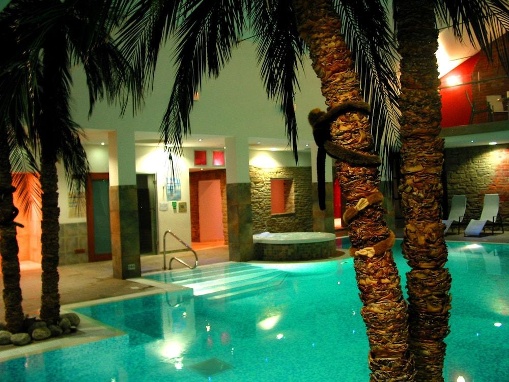 The Burton Hotel and Cloud Nine - Indoor Pool