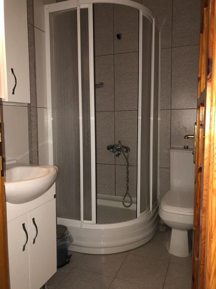 هوبالا بنسيون - Bathroom