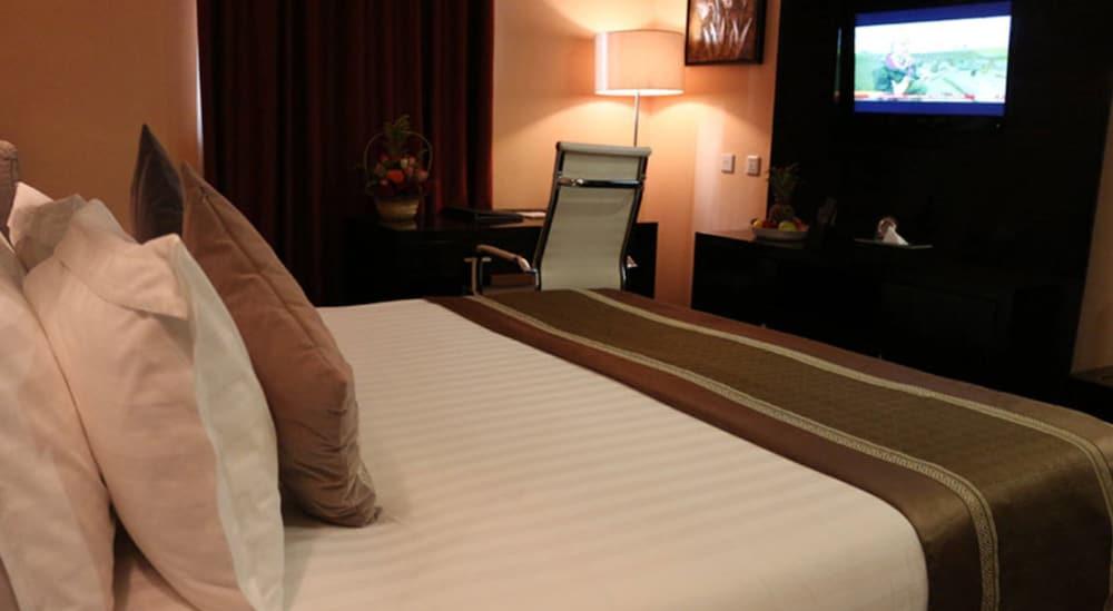 Saro Maria Hotel - Room
