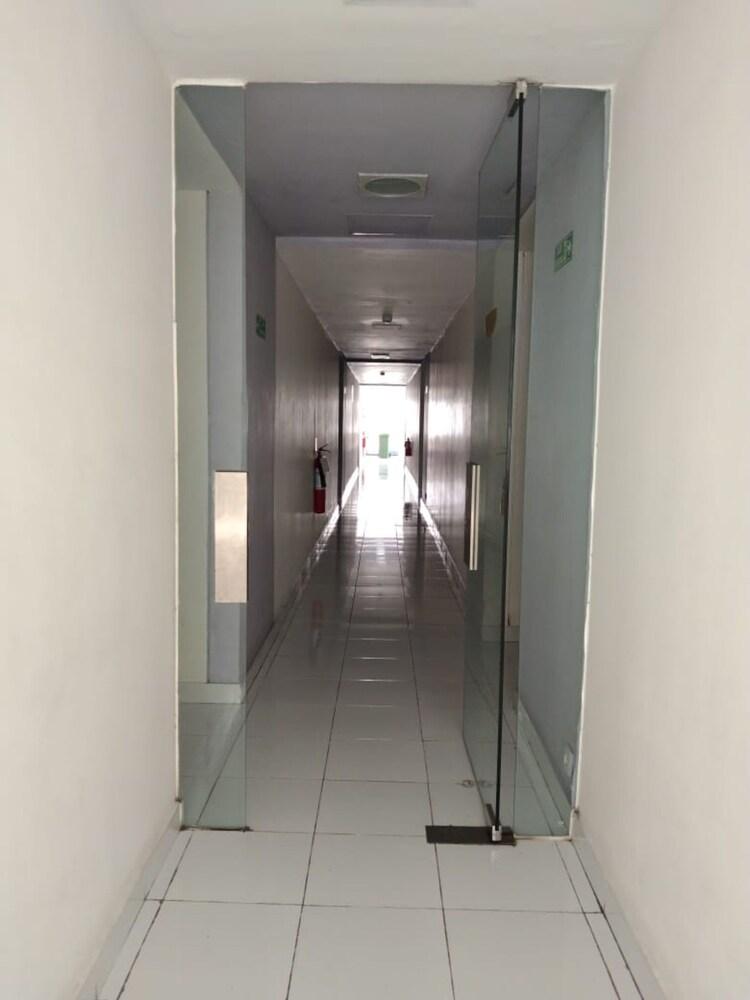 Aeropolis by Nita Rooms - Hallway