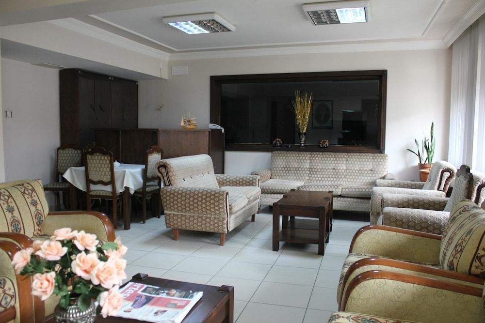 Kayiboyu Otel - Lobby Sitting Area