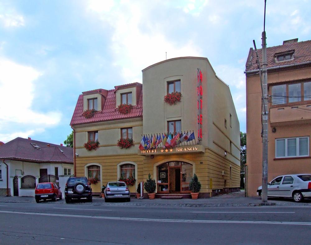 Hotel Brasov - Featured Image