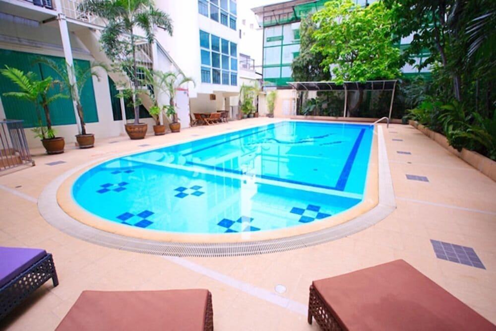 Chaidee Mansion - Outdoor Pool