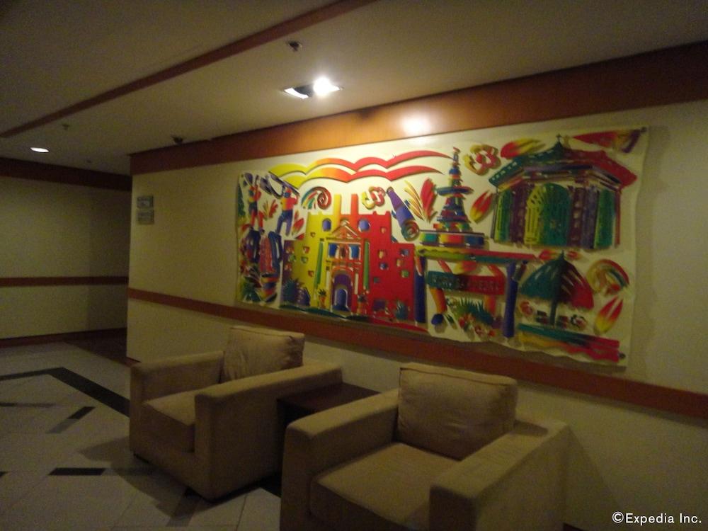 Cebu Parklane International Hotel - Lobby Sitting Area