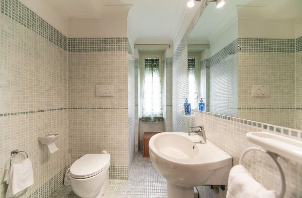 Rifugio Di Roma - Bathroom