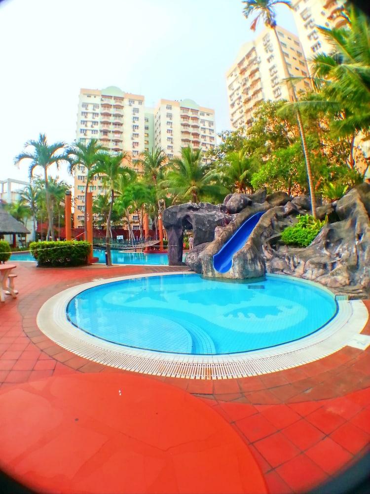 Malacca Hotel Apartment - Outdoor Pool
