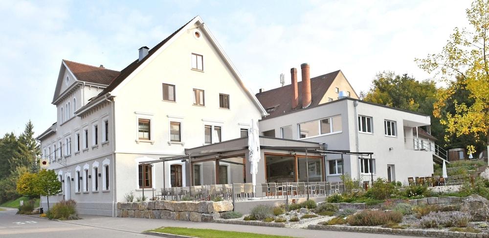 Landgasthof & Land-gut-Hotel Zur Rose - Featured Image