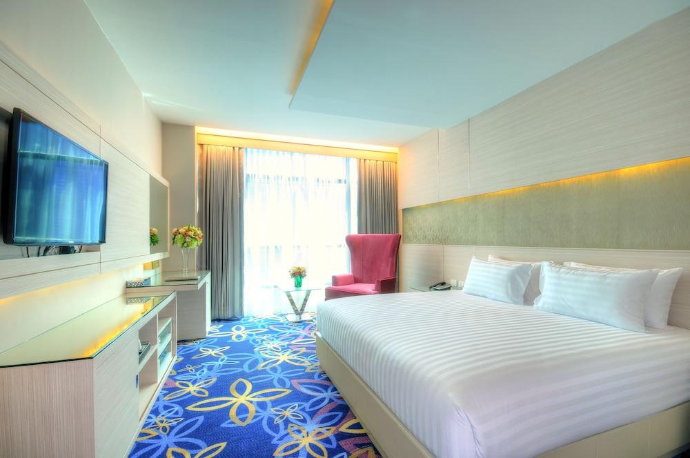 One One Bangkok Hotel - Featured Image