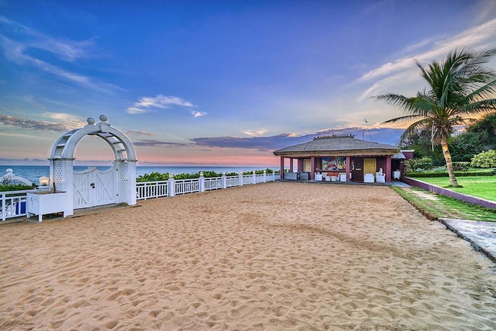 Mayfair Palm Beach Resort - Exterior