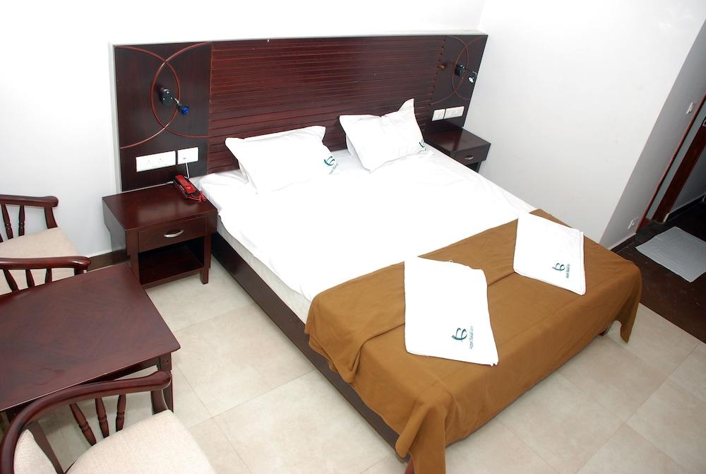 Hotel Balaji Inn - Room