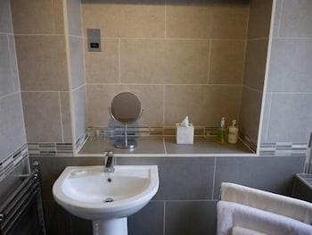 Bonny Brae Guest House - Bathroom