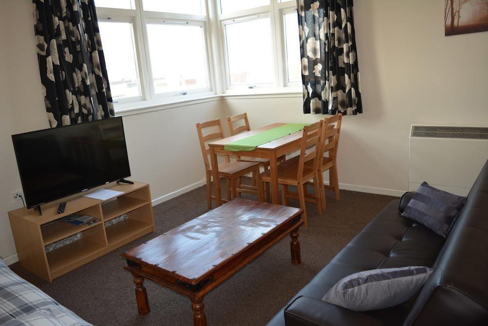 Glasgow Ibrox Apartment - Featured Image