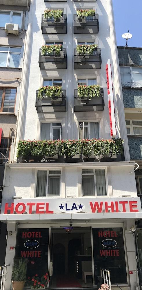 Hotel La White - Featured Image