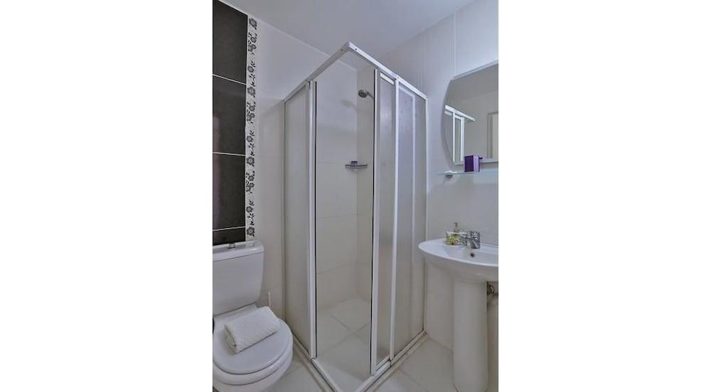 Kiraz Otel - Bathroom