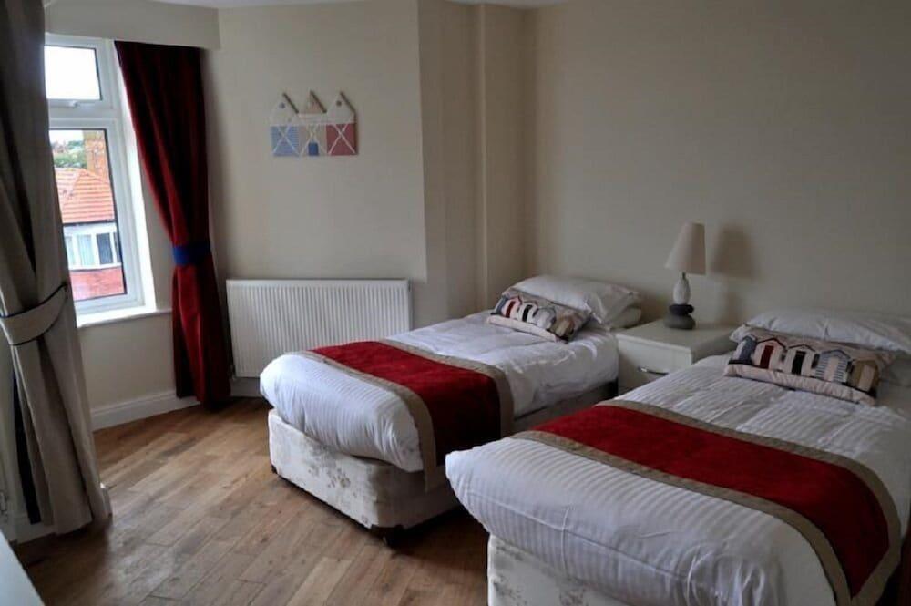 The Expanse Self Catering Apartments - Room