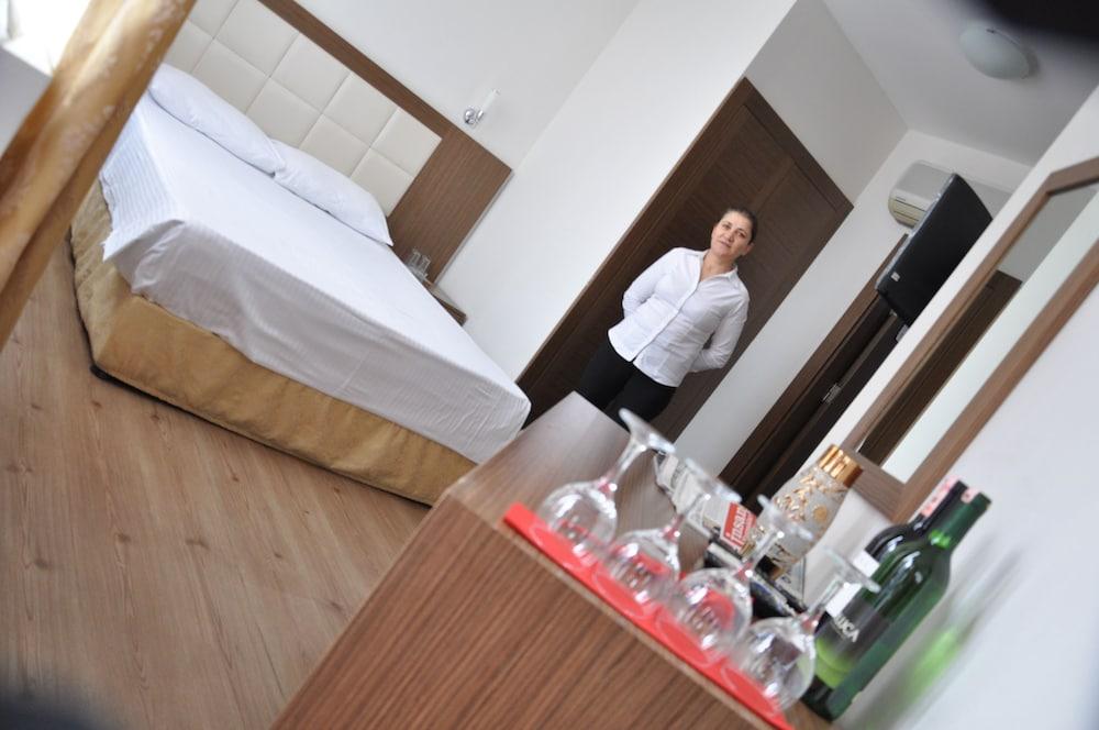 Hivas Hotel - Room