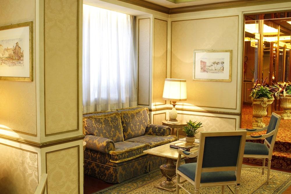 Hotel Eliseo - Lobby Sitting Area