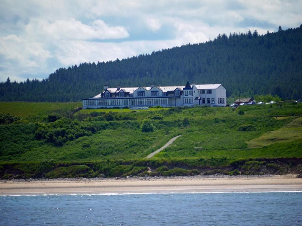 Cullen Bay Hotel - Featured Image