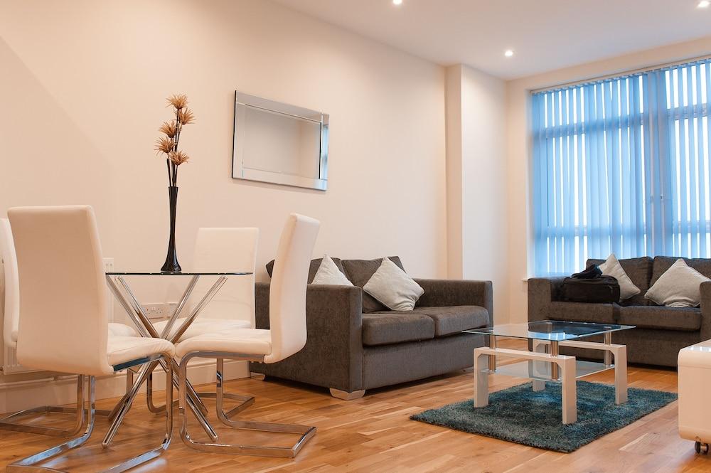 PSF Apartments - Flat 22 - Featured Image