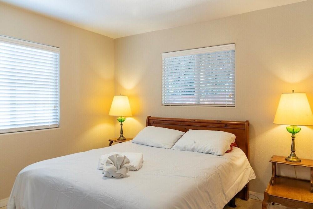 Charming 2-bedroom in East Palo Alto - Room