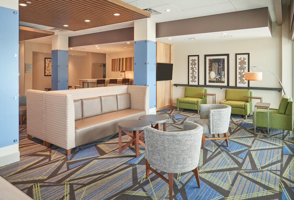 Holiday Inn Express Doral Miami, an IHG Hotel - Lobby Lounge