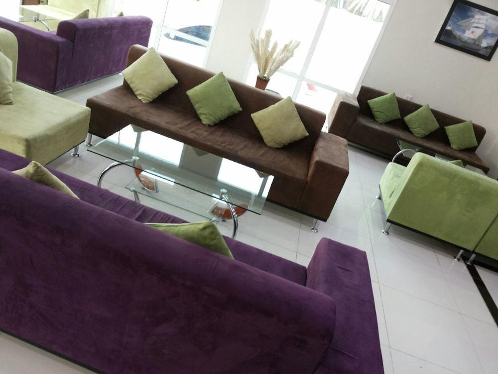 Al Multaqa Hotel - Lobby Lounge