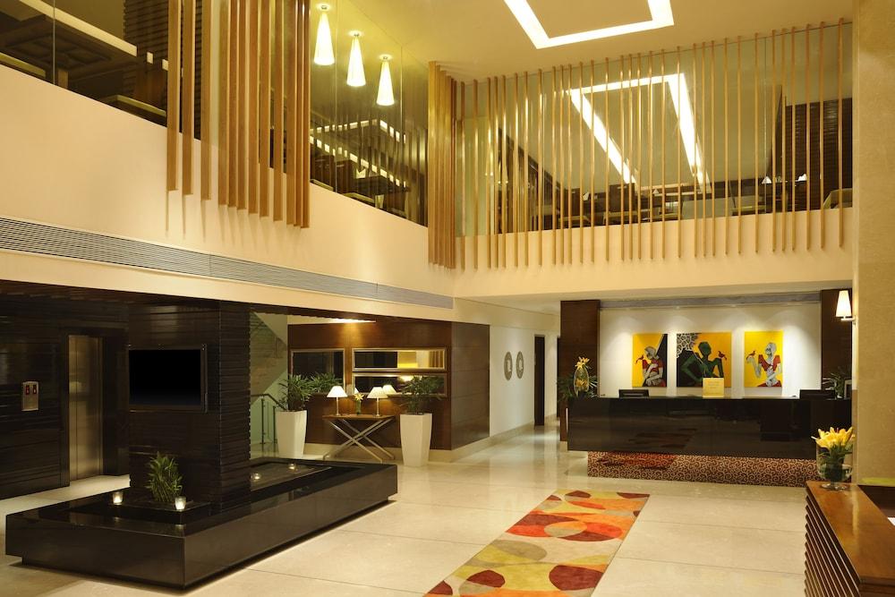 Four Points by Sheraton Ahmedabad - Lobby Lounge